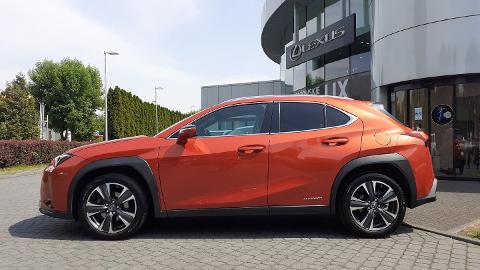 Lexus UX (152KM) -  159 900  PLN, 2019 - Kraków - wyprzedaż | Autoria.pl