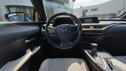 Lexus UX (152KM) -  159 900  PLN, 2019 - Kraków - wyprzedaż | Autoria.pl