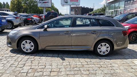 Toyota Avensis III  (112KM) - 56 800  PLN, 2016 - Słupsk - wyprzedaż | Autoria.pl