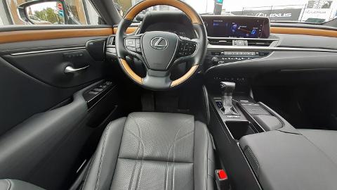 Lexus ES (197KM) -  249 900  PLN, 2020 - Kraków - wyprzedaż | Autoria.pl