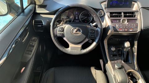 Lexus NX (238KM) -  111 500  PLN, 2015 - łódź - wyprzedaż | Autoria.pl