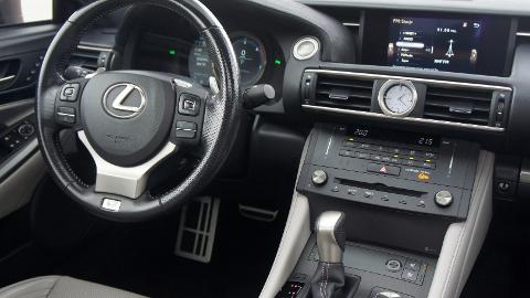 Lexus RC (245KM) -  159 900  PLN, 2015 - Warszawa - wyprzedaż | Autoria.pl