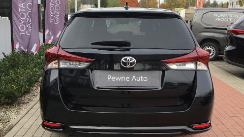 Toyota Auris II  (132KM) - 49 900  PLN, 2015 - Konin - wyprzedaż | Autoria.pl