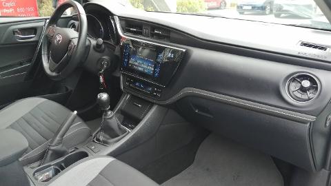 Toyota Auris II  (132KM) - 61 900  PLN, 2018 - Poznań - wyprzedaż | Autoria.pl
