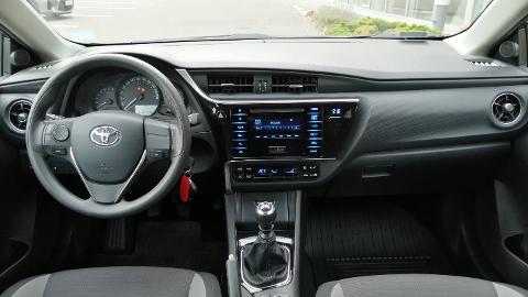 Toyota Auris II  (132KM) - 48 900  PLN, 2017 - Poznań - wyprzedaż | Autoria.pl