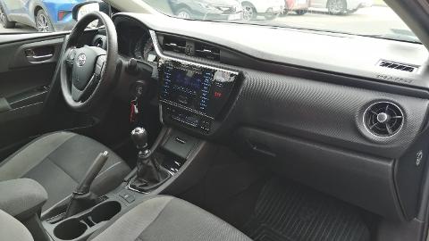 Toyota Auris II  (132KM) - 47 900  PLN, 2017 - Poznań - wyprzedaż | Autoria.pl