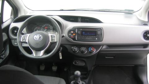 Toyota Yaris III  (69KM) - 43 900  PLN, 2018 - Rybnik - wyprzedaż | Autoria.pl