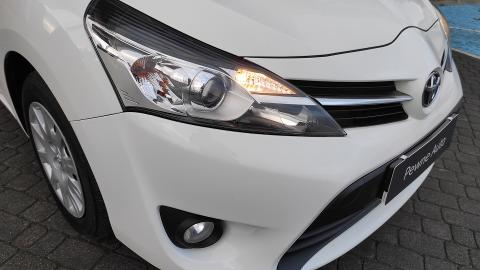 Toyota Verso (112KM) - 64 800  PLN, 2017 - Chwaszczyno - wyprzedaż | Autoria.pl