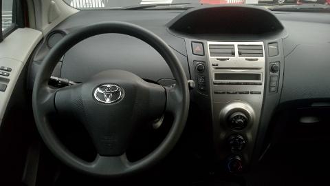 Toyota Yaris III  (69KM) - 21 900  PLN, 2011 - Wrocław - wyprzedaż | Autoria.pl