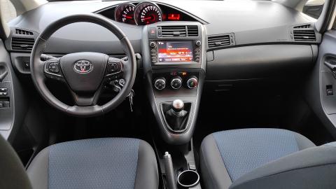 Toyota Verso (112KM) - 64 800  PLN, 2017 - Chwaszczyno - wyprzedaż | Autoria.pl