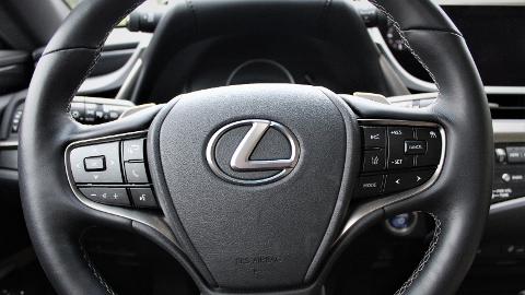 Lexus ES (178KM) -  204 900  PLN, 2020 - Warszawa - wyprzedaż | Autoria.pl