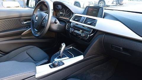 BMW Seria 3 F30/F31  (252KM) -  127 800  PLN, 2018 - Gdańsk - wyprzedaż | Autoria.pl