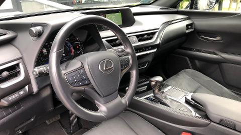 Lexus UX (171KM) -  127 800  PLN, 2019 - Warszawa - wyprzedaż | Autoria.pl