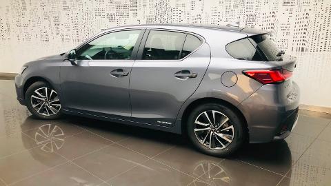 Lexus CT (136KM) -  115 900  PLN, 2020 - Wrocław - wyprzedaż | Autoria.pl