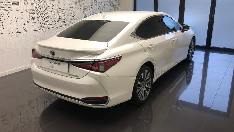 Lexus ES (218KM) -  204 900  PLN, 2020 - Warszawa - wyprzedaż | Autoria.pl