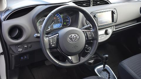 Toyota Yaris III  (100KM) - 63 900  PLN, 2016 - Komorniki - wyprzedaż | Autoria.pl