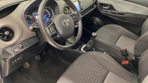 Toyota Yaris III  (111KM) - 59 900  PLN, 2019 - Poznań - wyprzedaż | Autoria.pl