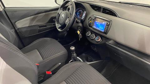 Toyota Yaris III  (111KM) - 59 900  PLN, 2019 - Poznań - wyprzedaż | Autoria.pl