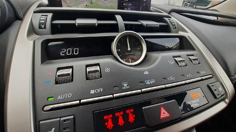 Lexus NX (197KM) - 2 345  PLN, 2019 - Kraków - wyprzedaż | Autoria.pl