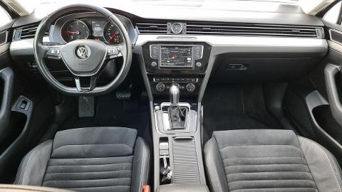 Volkswagen Passat B8  (190KM) - 94 400  PLN, 2017 - Piaseczno - wyprzedaż | Autoria.pl