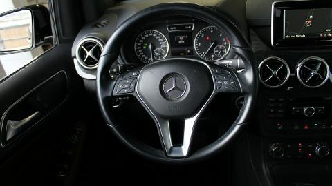 Mercedes-Benz Klasa B W246  (109KM) - 62 900  PLN, 2013 - Poznań - wyprzedaż | Autoria.pl