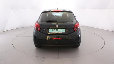 Peugeot 208 1.2 PureTech GPF Signature S&S EAT6 (110KM) - 49 990  PLN, 2018 - Grębów - wyprzedaż | Autoria.pl