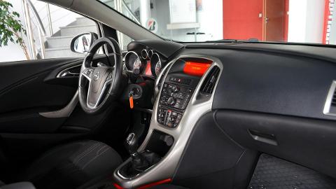Opel Astra J  (165KM) - 26 900  PLN, 2012 - Długołęka - wyprzedaż | Autoria.pl