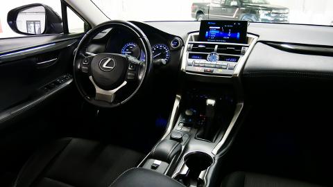 Lexus NX (155KM) -  139 900  PLN, 2017 - Długołęka - wyprzedaż | Autoria.pl
