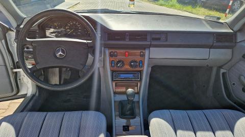 Mercedes-Benz W124 (118KM) - 19 900  PLN, 1988 - Karczew - wyprzedaż | Autoria.pl