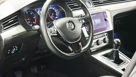 Volkswagen Passat B8  (150KM) - 71 900  PLN, 2017 - Długołęka - wyprzedaż | Autoria.pl