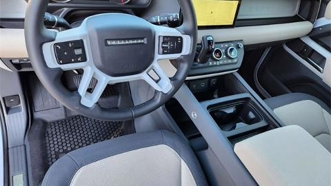 Land Rover Defender IV  (395KM) -  297 800  PLN, 2023 - Mikołów - wyprzedaż | Autoria.pl