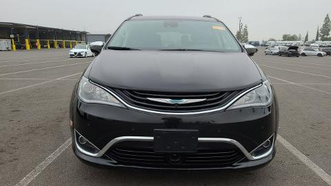 Chrysler Pacifica (260KM) - 95 400  PLN, 2018 - Mikołów - wyprzedaż | Autoria.pl