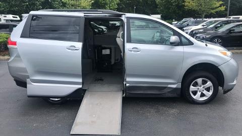 Toyota Sienna III  (295KM) - 54 700  PLN, 2014 - Mikołów - wyprzedaż | Autoria.pl