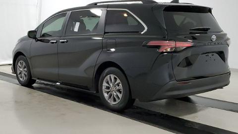 Toyota Sienna III  (189KM) -  168 800  PLN, 2021 - Mikołów - wyprzedaż | Autoria.pl