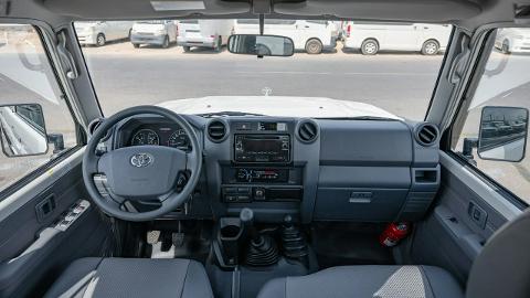 Toyota Land Cruiser I  (205KM) -  165 600  PLN, 2023 - Mikołów - wyprzedaż | Autoria.pl