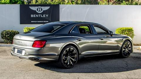 Bentley inny (542KM) - 1 025 400  PLN, 2021 - Mikołów - wyprzedaż | Autoria.pl