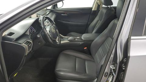 Lexus NX (238KM) - 97 200  PLN, 2017 - Mikołów - wyprzedaż | Autoria.pl