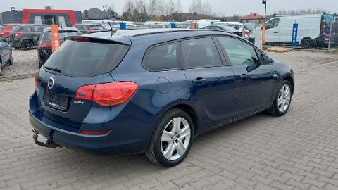 Opel Astra J  (140KM) - 23 900  PLN, 2011 - Kutno - wyprzedaż | Autoria.pl
