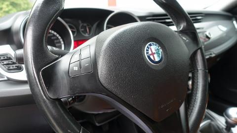 Alfa Romeo Giulietta (105KM) - 23 900  PLN, 2010 - Częstochowa - wyprzedaż | Autoria.pl