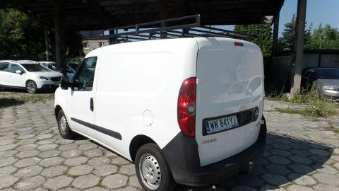 Opel Combo (95KM) - 44 400  PLN, 2018 - Katowice - wyprzedaż | Autoria.pl