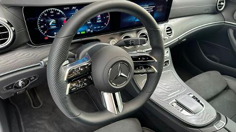 Mercedes-Benz Klasa E W213  (180KM) -  299 900  PLN, 2022 - Warszawa - wyprzedaż | Autoria.pl