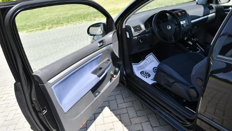 Volkswagen Golf V  (115KM) - 10 900  PLN, 2005 - Kutno - wyprzedaż | Autoria.pl