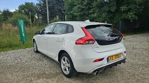 Volvo V40 II  (120KM) - 67 900  PLN, 2017 - Nowy Sącz - wyprzedaż | Autoria.pl