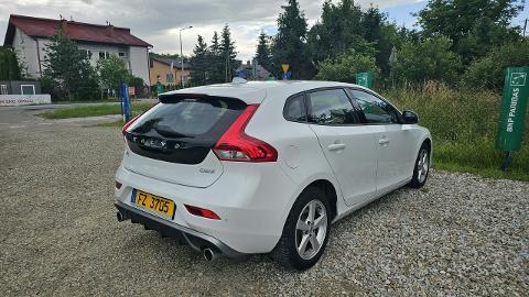 Volvo V40 II  (120KM) - 67 900  PLN, 2017 - Nowy Sącz - wyprzedaż | Autoria.pl