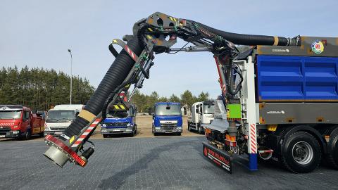Renault MTS DINO 3 odkurzacz koparka ssąca substancje sypkie (480KM) -  890 000  PLN, 2012 - Daleszyce - wyprzedaż | Autoria.pl