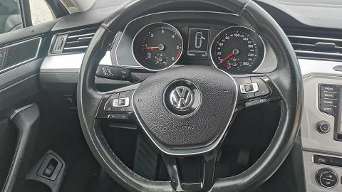 Volkswagen Passat B8  (120KM) - 49 999  PLN, 2016 - Kutno - wyprzedaż | Autoria.pl