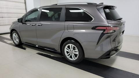 Toyota Sienna III  (245KM) -  244 100  PLN, 2023 - Mikołów - wyprzedaż | Autoria.pl
