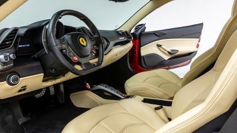 Ferrari 488 (670KM) -  705 500  PLN, 2017 - Mikołów - wyprzedaż | Autoria.pl