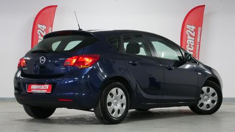 Opel Astra J  (110KM) - 19 900  PLN, 2011 - Długołęka - wyprzedaż | Autoria.pl