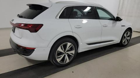 Audi Q8 (402KM) -  279 000  PLN, 2023 - Katowice - wyprzedaż | Autoria.pl